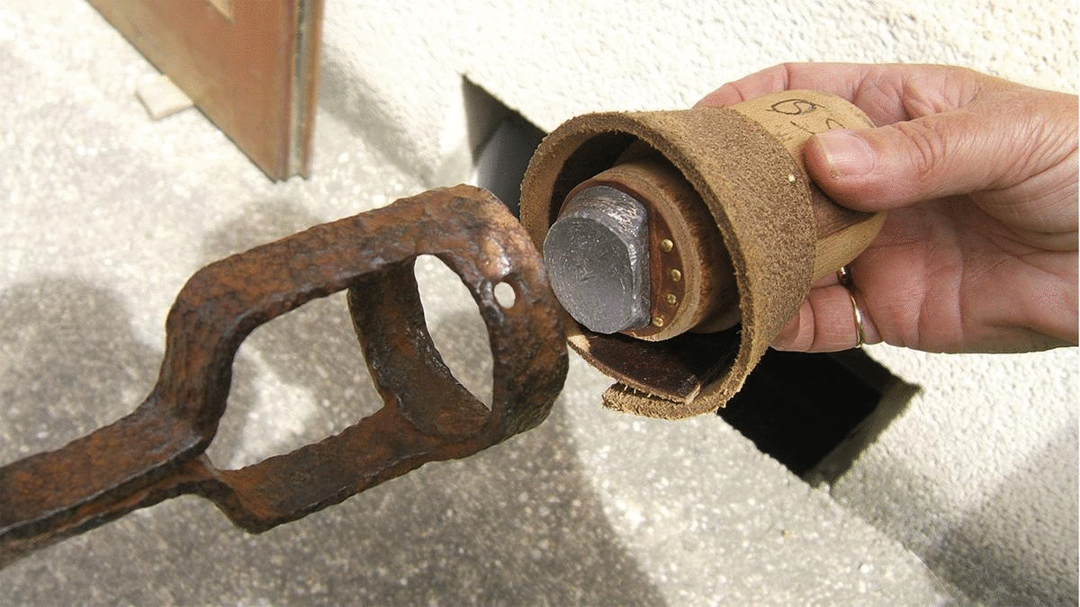 Joint cuir pour pompe à eau, à bras (calotte)