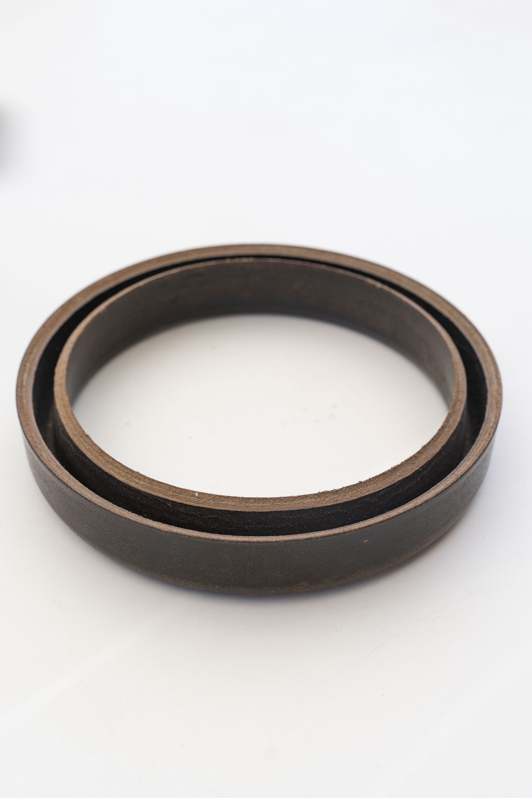 Cuirs emboutis pour piston, presse et vérin